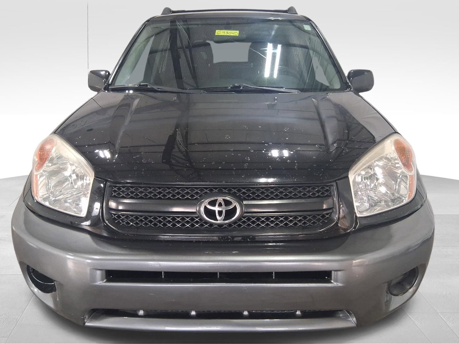Used 2005 Toyota RAV4 2WD image 2