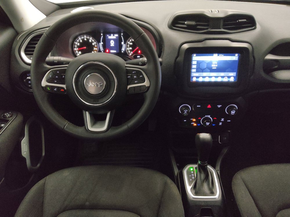 Used 2020 Jeep Renegade Latitude w/ Safety & Security Group II FWD image 22