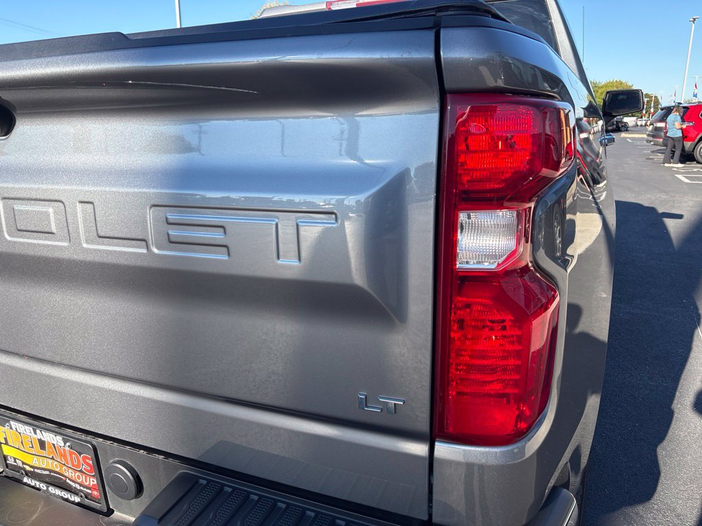 Used 2022 Chevrolet Silverado 1500 LT AWD/4WD image 12