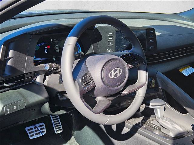 New 2025 Hyundai Elantra Sport image 3