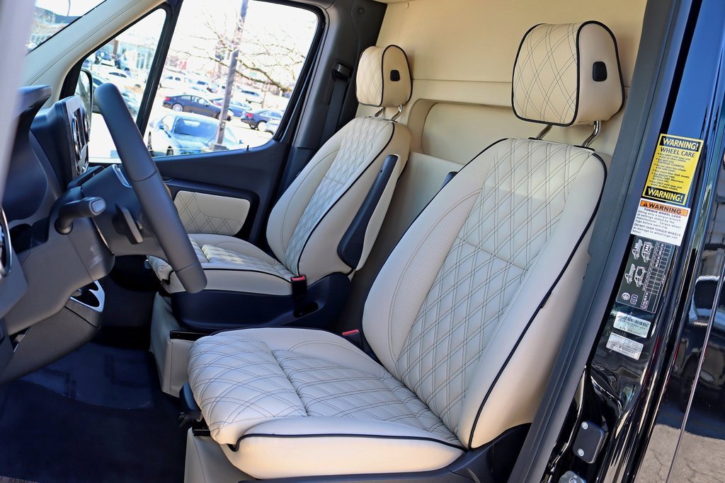 Used 2024 Mercedes-Benz Sprinter 3500 image 29