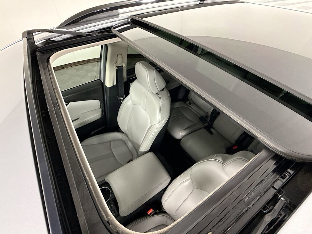 Certified 2025 Honda Pilot Touring image 19