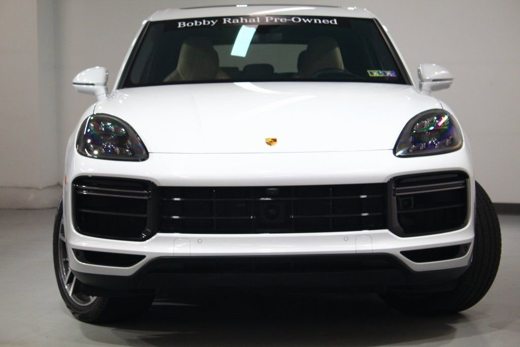 Used 2022 Porsche Cayenne Turbo image 3