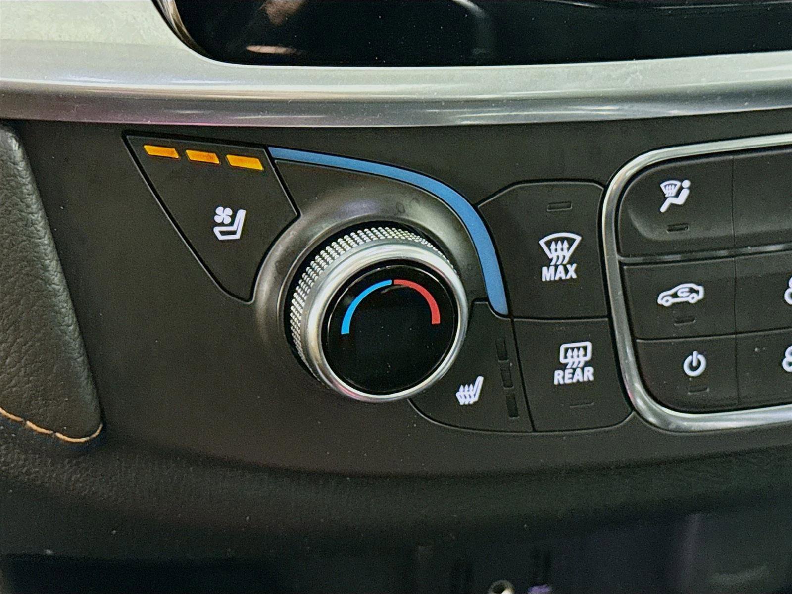 Used 2019 Chevrolet Traverse Premier w/ LPO, Blackout Package AWD/4WD image 16