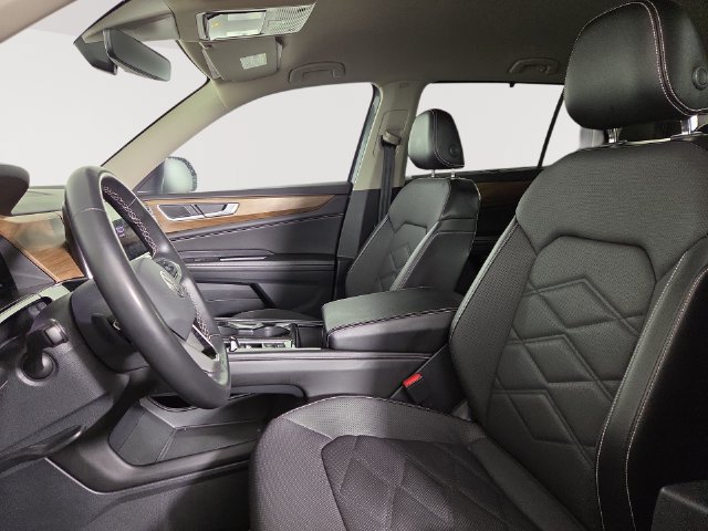 Used 2024 Volkswagen Atlas SE AWD/4WD image 13
