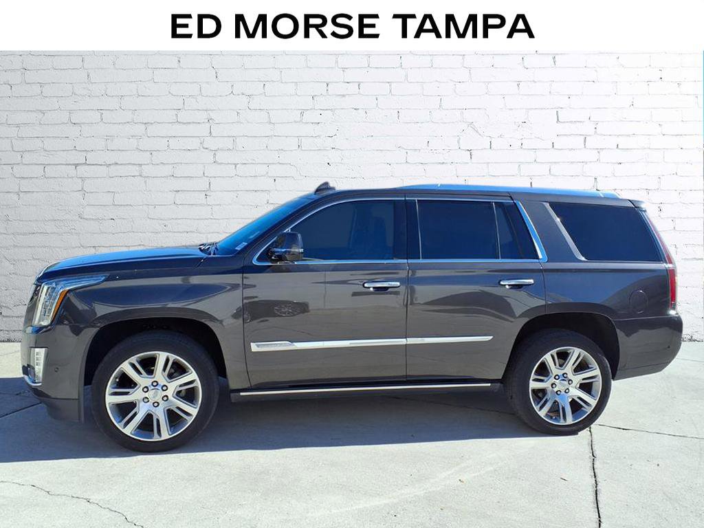 Used 2017 Cadillac Escalade Premium Luxury image 2