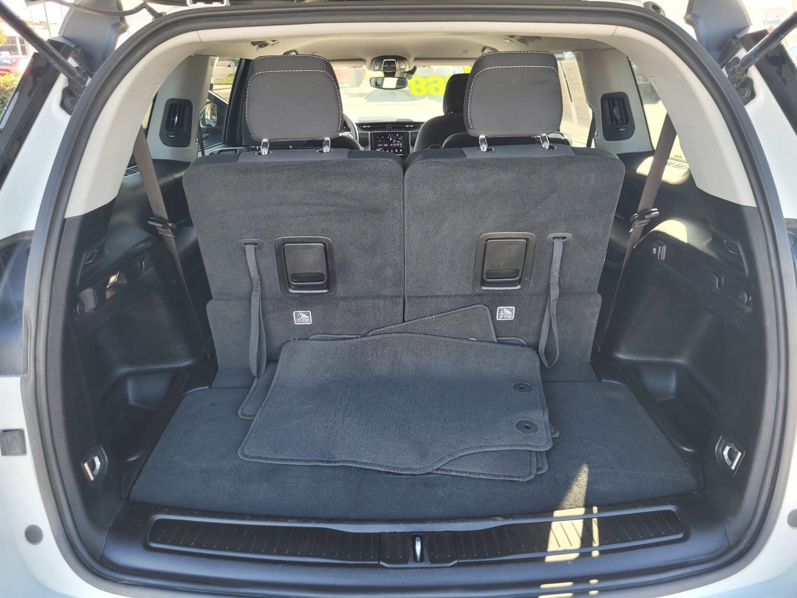 Used 2023 Jeep Grand Cherokee L Laredo image 10