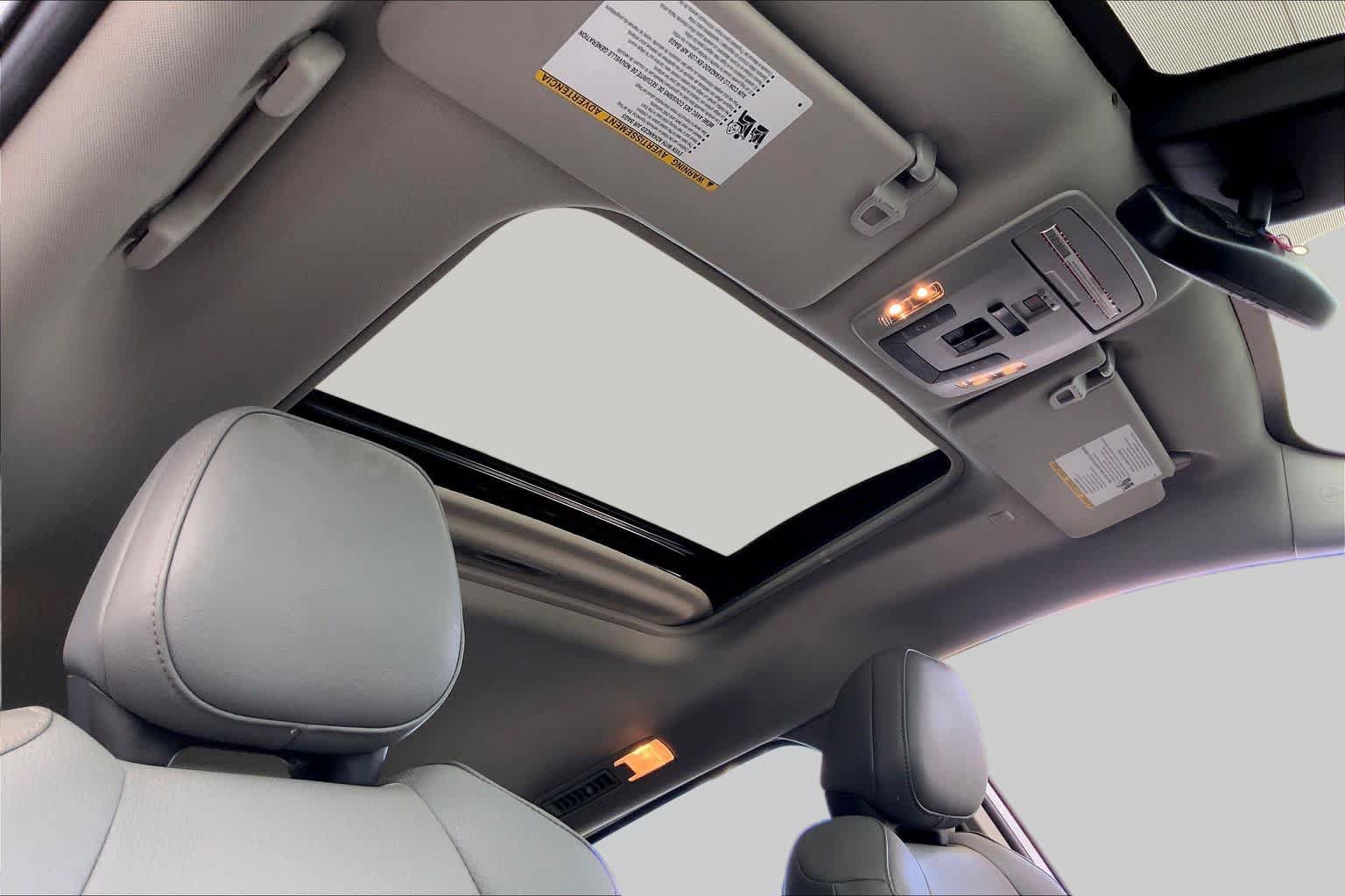 Used 2021 Toyota Sienna XLE FWD image 14
