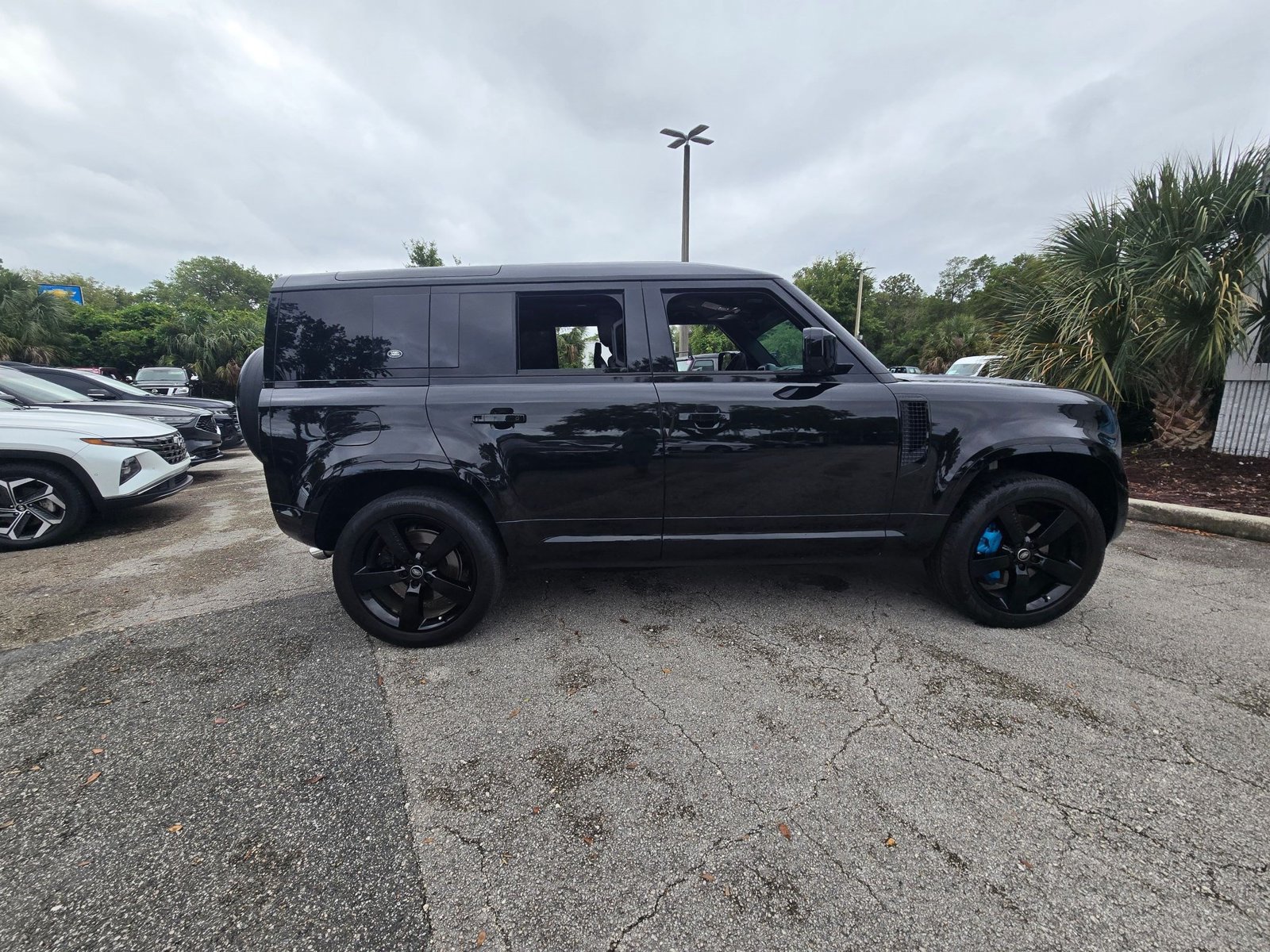 Used 2022 Land Rover Defender 110 V8 AWD/4WD image 8