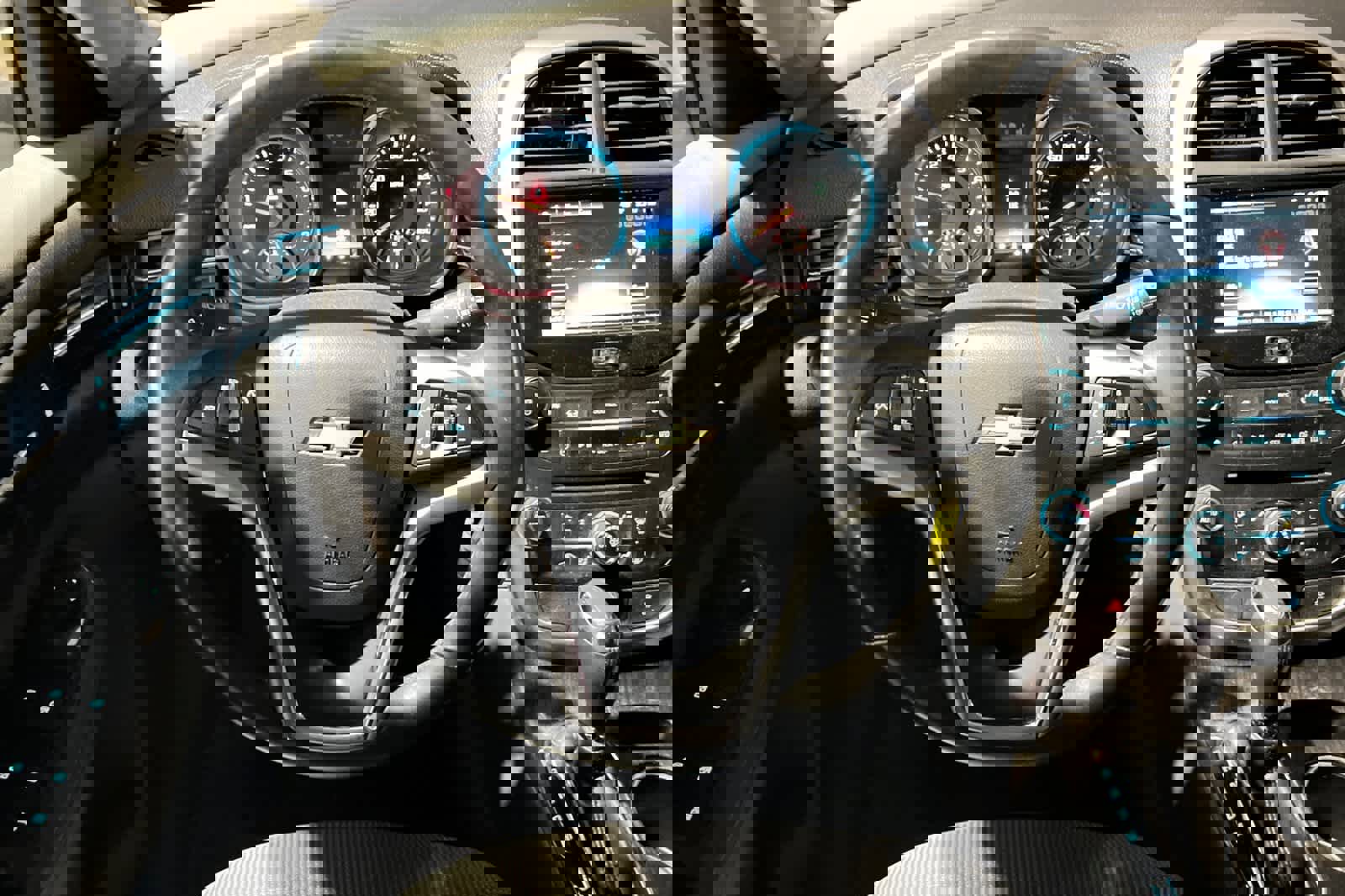 Used 2015 Chevrolet Malibu LT image 14