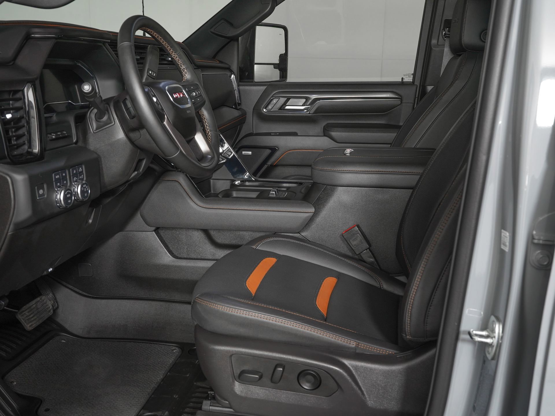 Used 2024 GMC Sierra 2500 AT4 w/ AT4 Premium Plus Package AWD/4WD image 12