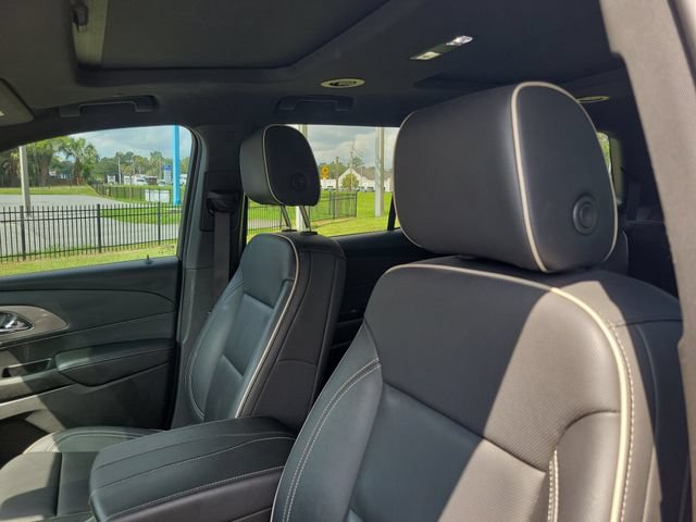 Used 2023 Chevrolet Traverse Premier FWD image 19