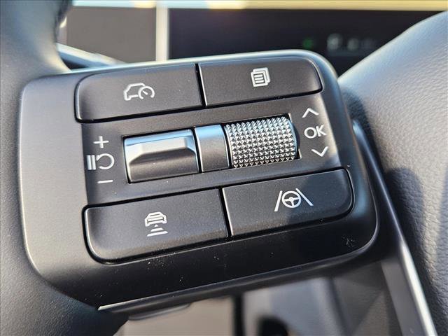 Used 2025 Hyundai Santa Fe SEL FWD image 17