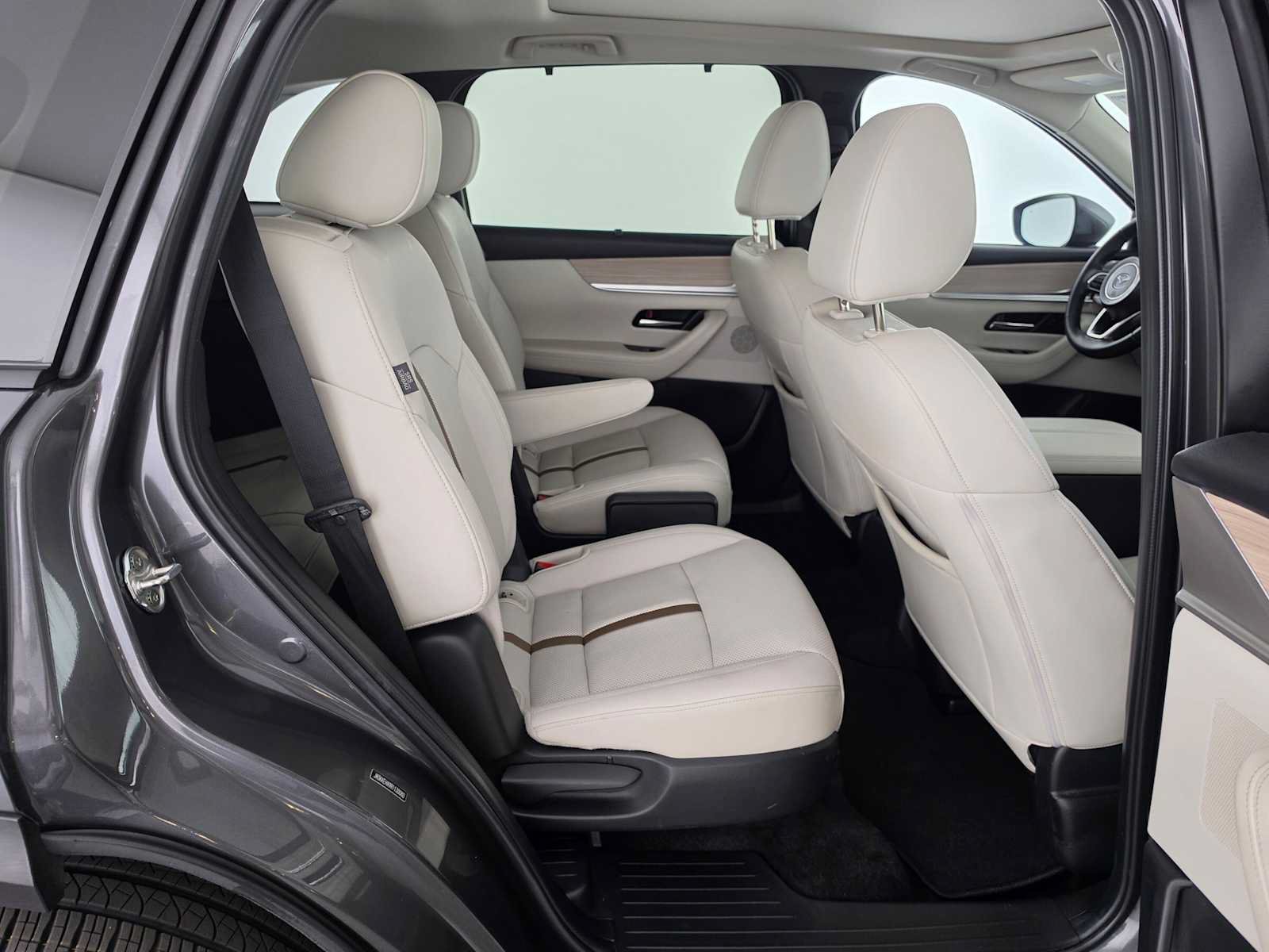 Used 2024 MAZDA CX-90 Plug-In Hybrid w/ Premium Plus AWD/4WD image 12