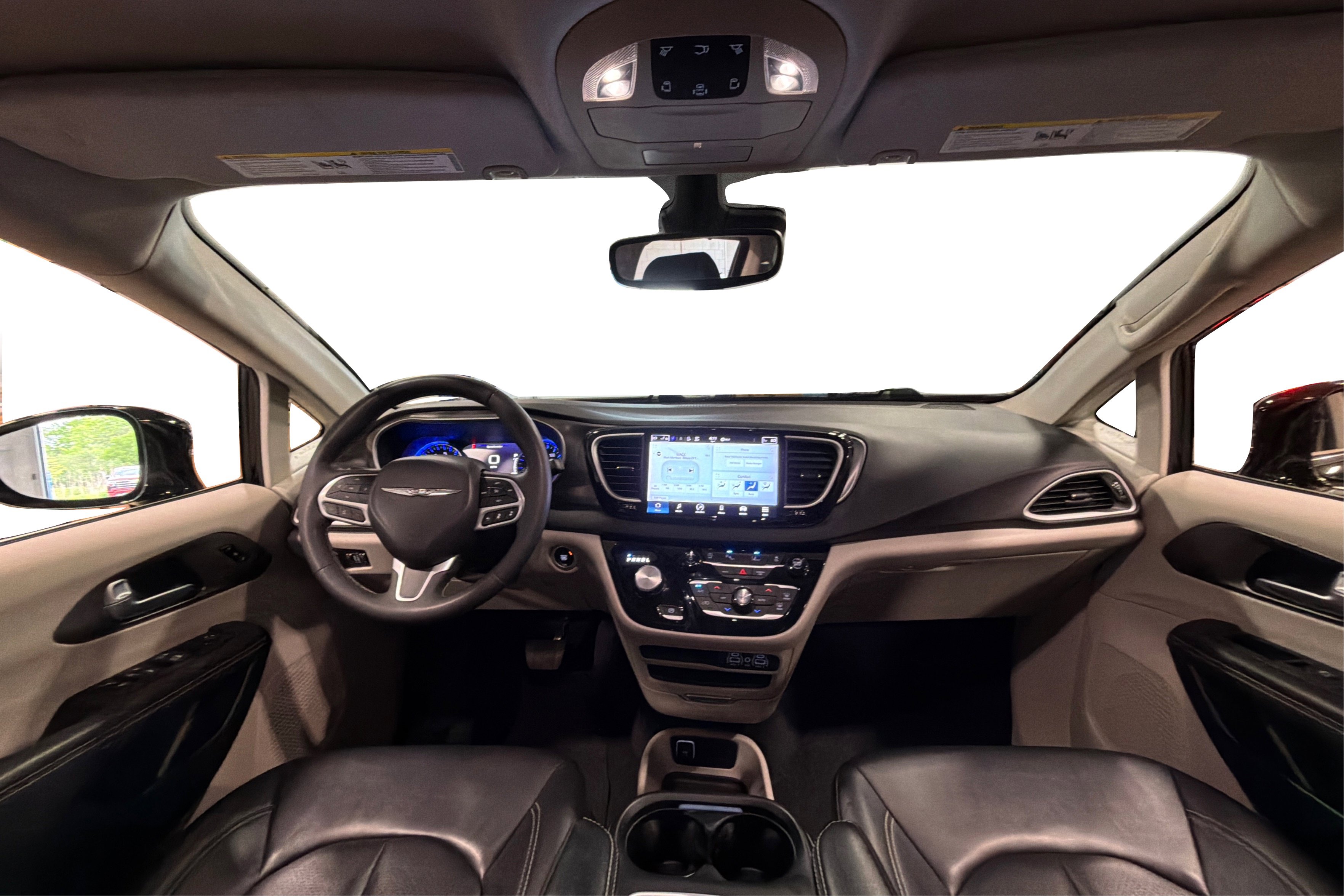 Used 2024 Chrysler Pacifica Touring-L FWD image 42