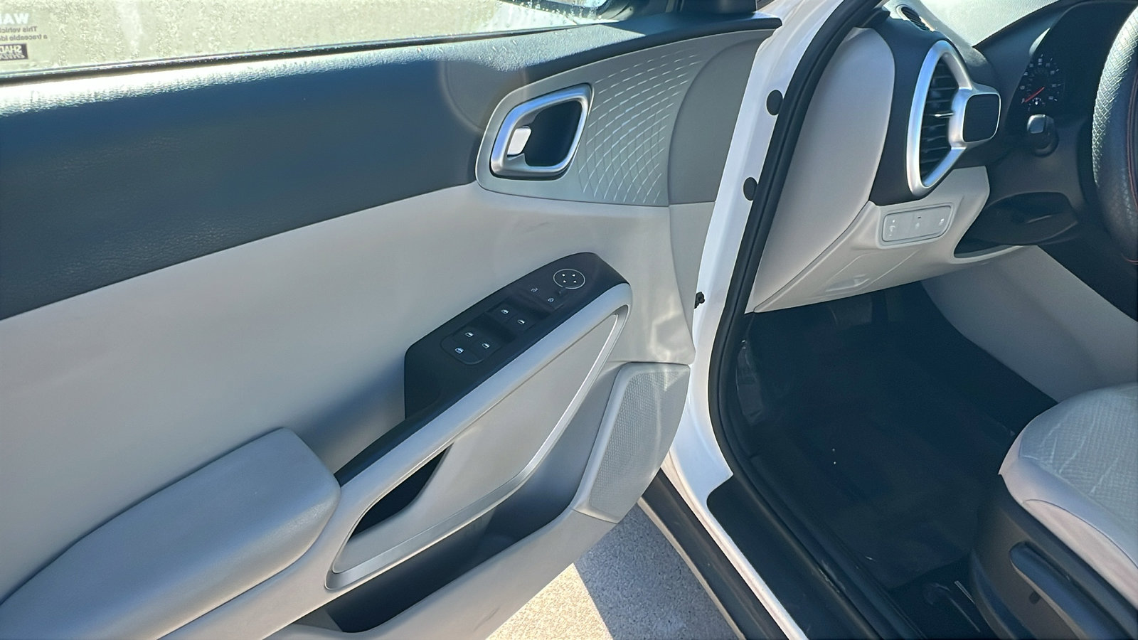 Used 2020 Kia Soul LX image 14