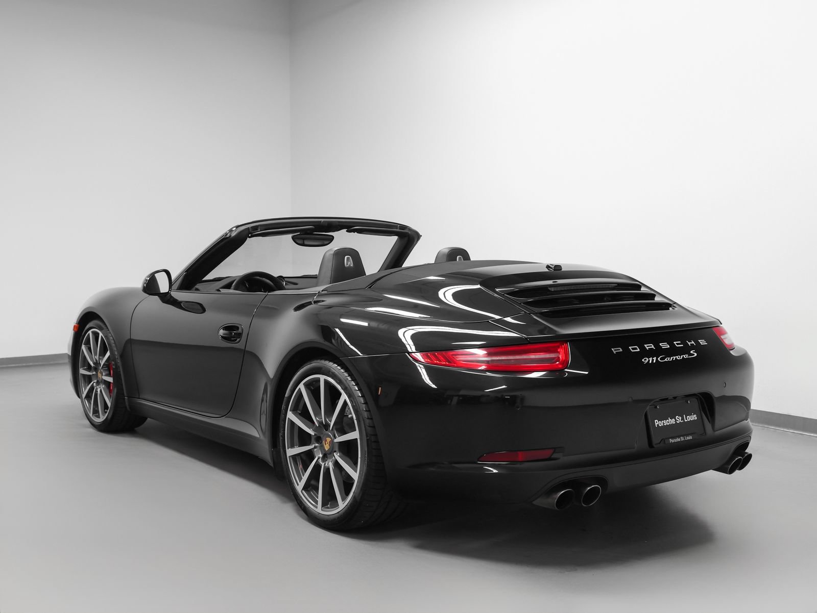 Certified 2015 Porsche 911 Carrera S RWD image 3