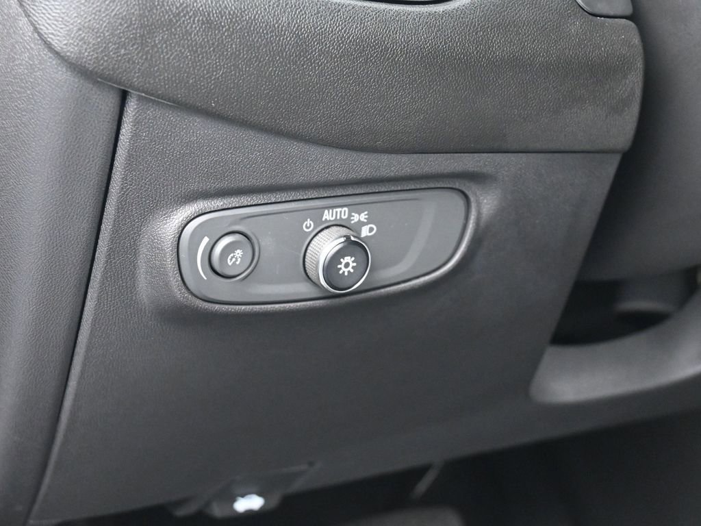 Used 2023 Chevrolet Equinox LS w/ Driver Confidence II Package image 14