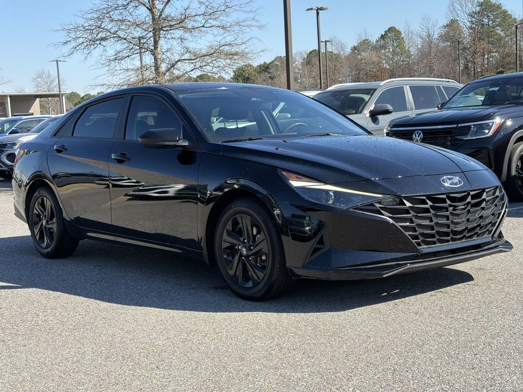 Used 2023 Hyundai Elantra SEL image 7