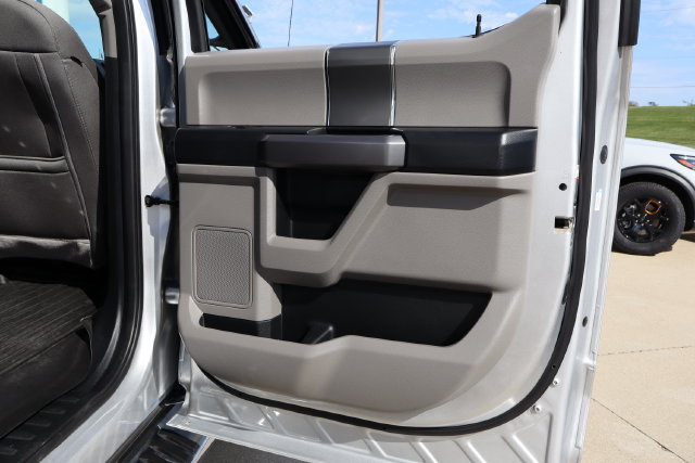 Used 2019 Ford F150 XLT w/ Equipment Group 302A Luxury AWD/4WD image 32