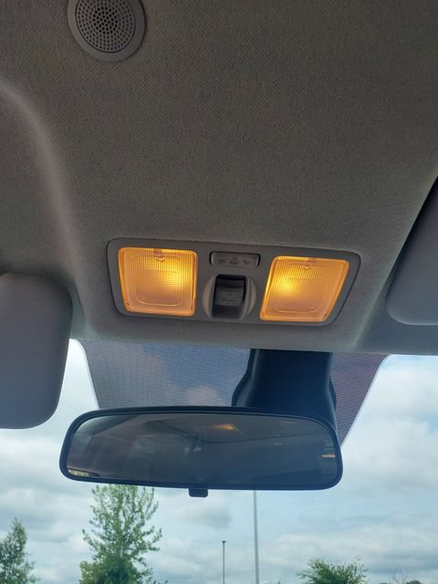 Certified 2025 Hyundai Venue SEL FWD image 34