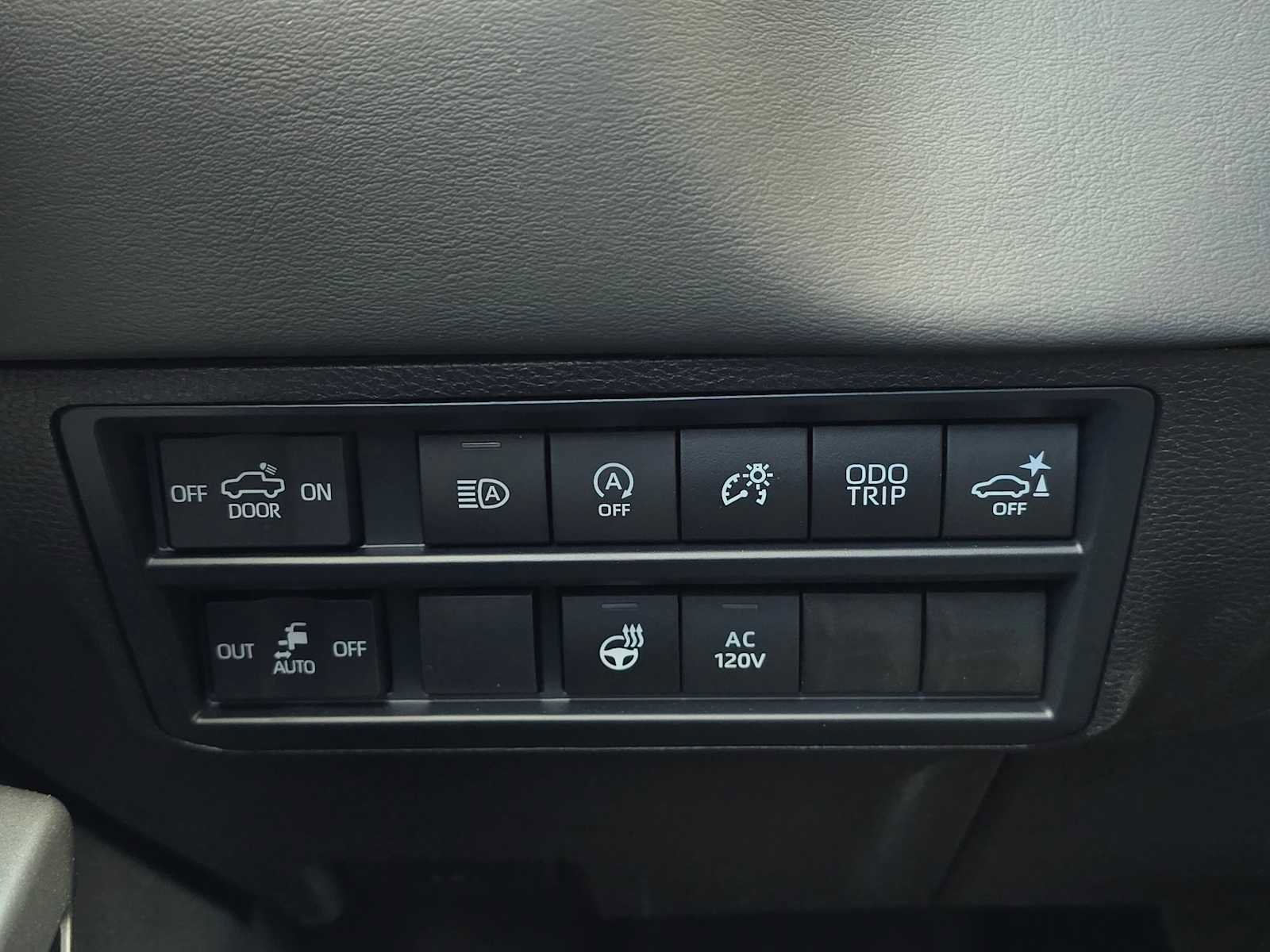 New 2025 Toyota Tundra Platinum image 31