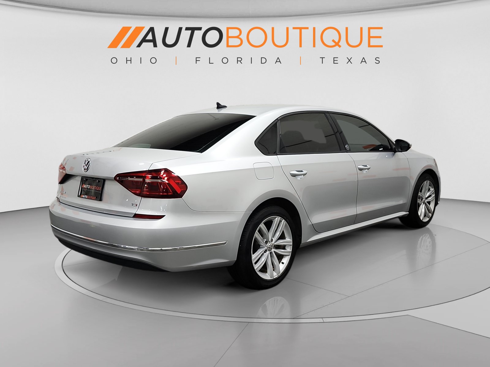 Used 2019 Volkswagen Passat 2.0T Wolfsburg w/ Wheels & Sunroof Package FWD image 5