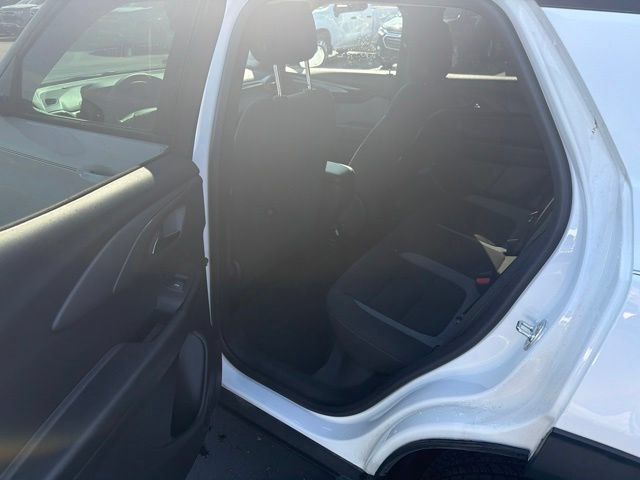 Used 2024 Chevrolet TrailBlazer LT w/ LPO, Blackout Package FWD image 13