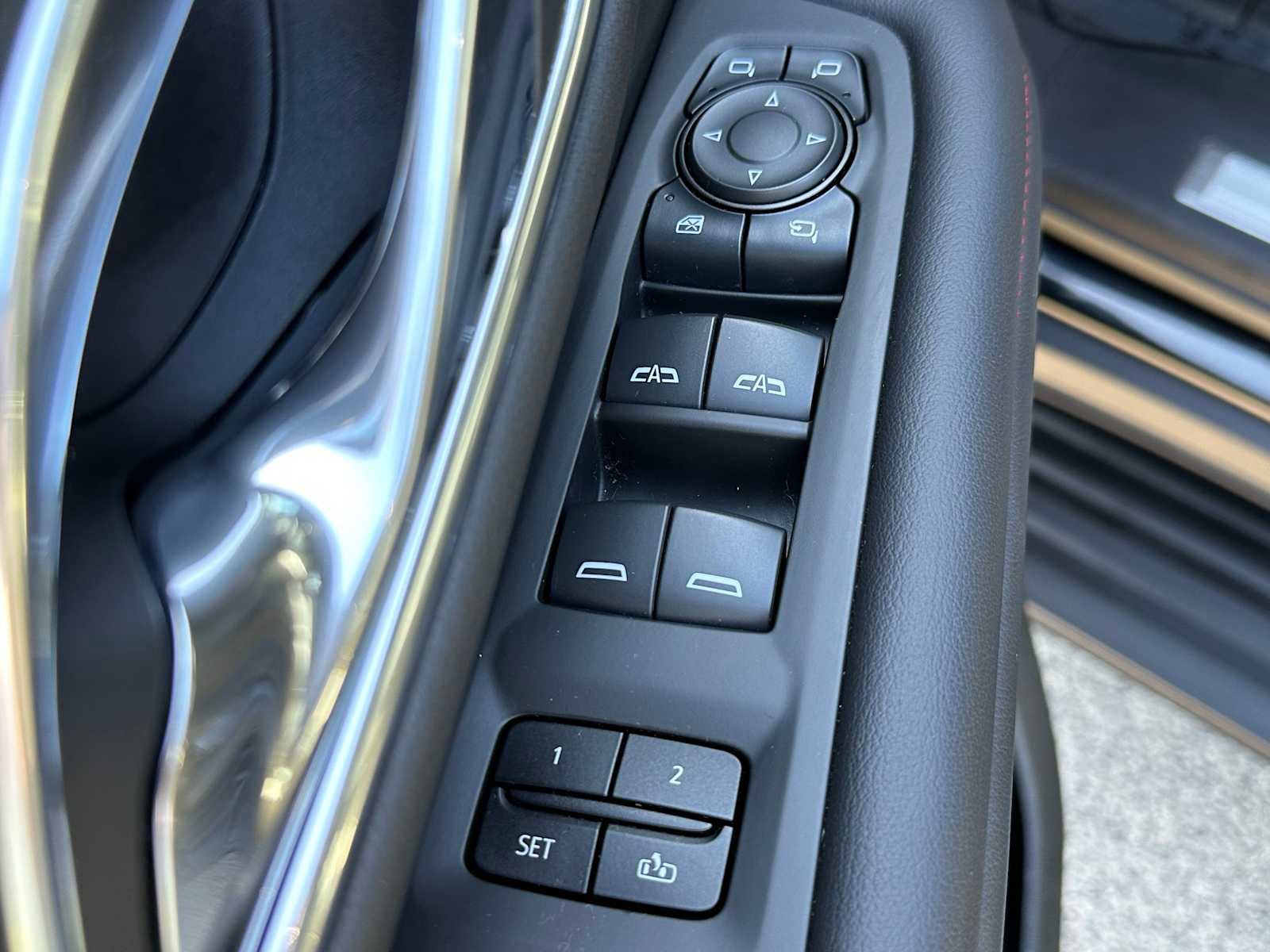 Used 2021 Chevrolet Tahoe RST w/ Luxury Package AWD/4WD image 23