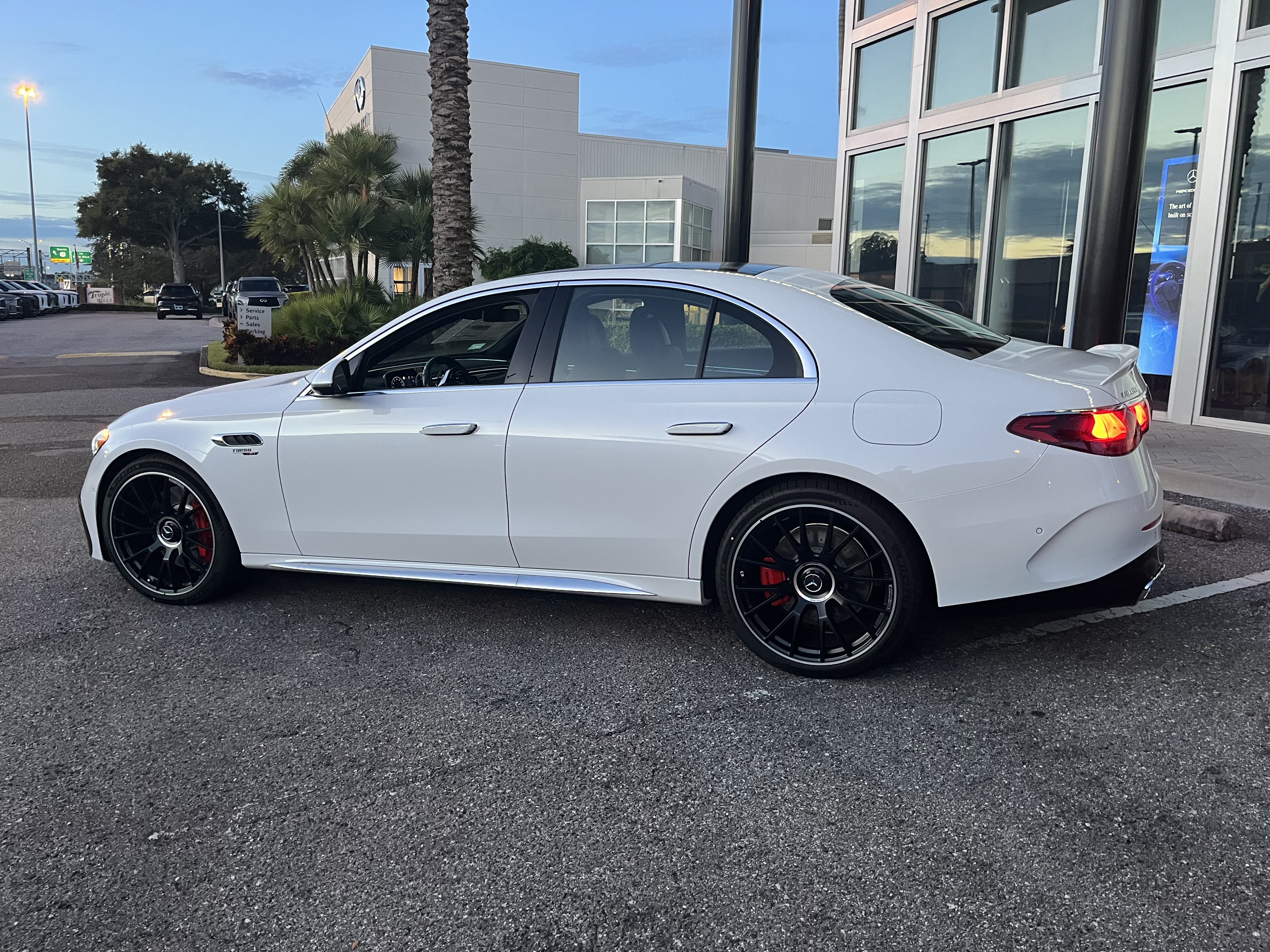 New 2026 Mercedes-Benz E 53 AMG e 4MATIC Sedan image 4