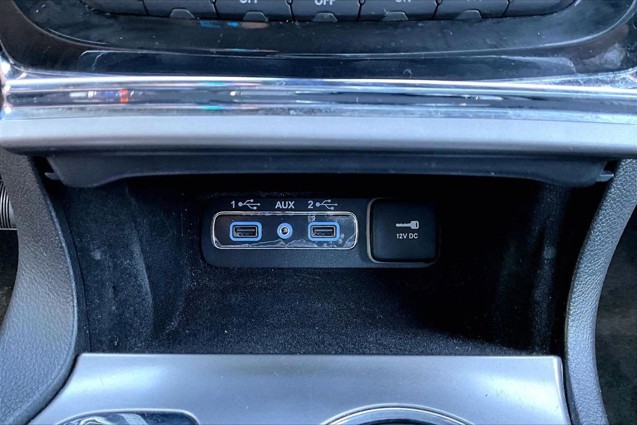 Used 2022 Jeep Grand Cherokee Limited AWD/4WD image 18