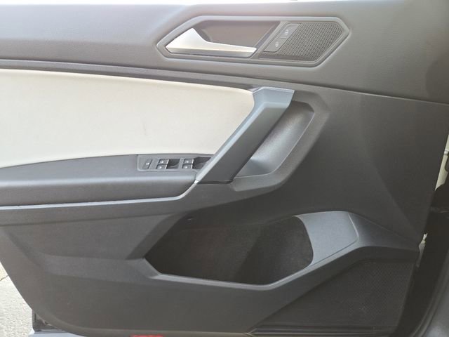 Used 2019 Volkswagen Tiguan S image 33