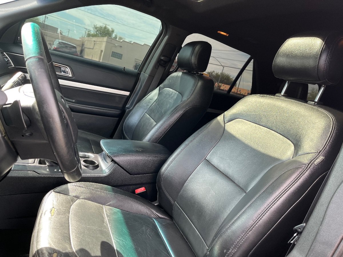 Used 2016 Ford Explorer XLT w/ Equipment Group 202A FWD image 27
