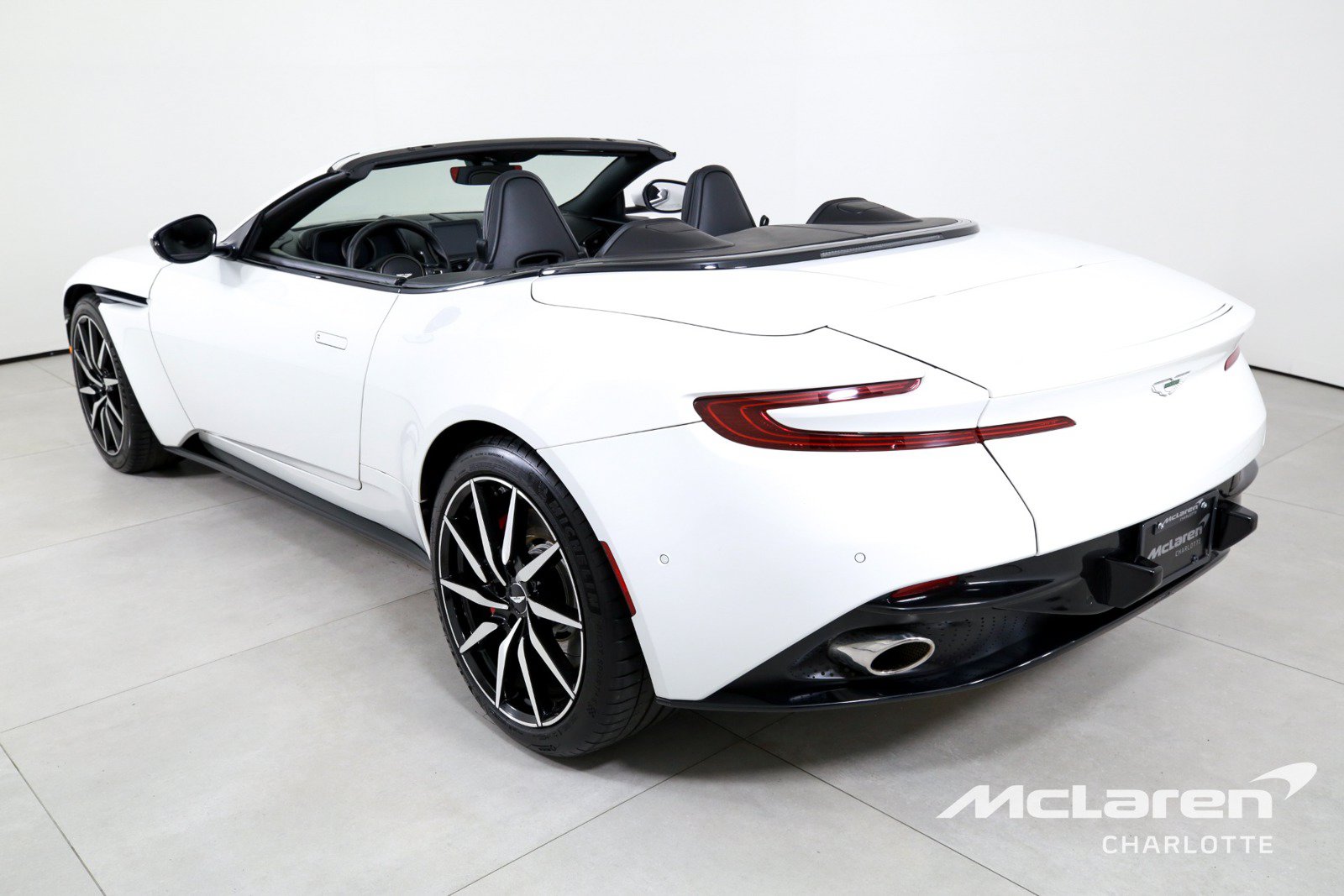 Used 2020 Aston Martin DB11 Volante RWD image 7