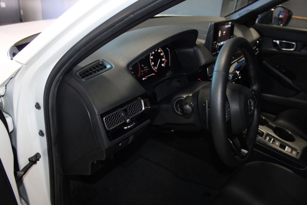 Used 2025 Honda Civic Sport image 13