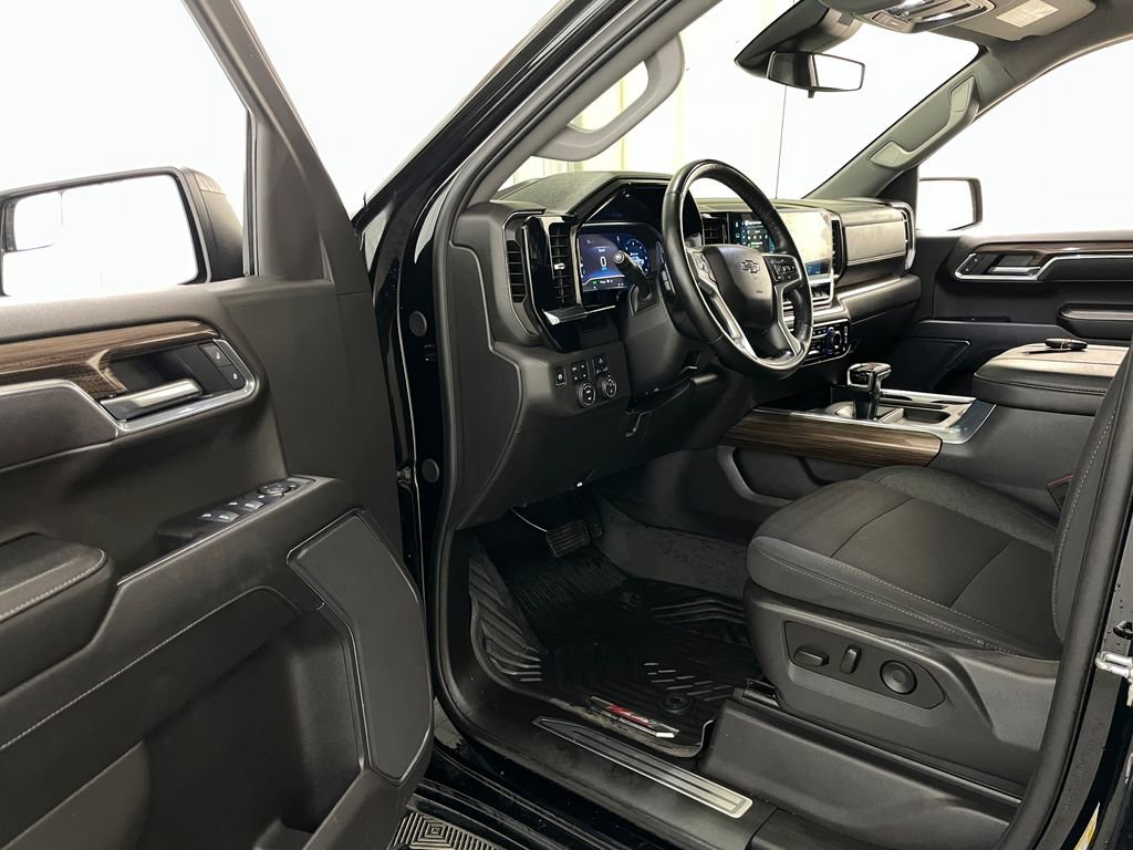 Certified 2025 Chevrolet Silverado 1500 LT Trail Boss AWD/4WD image 24