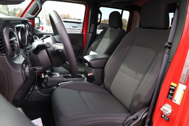 Used 2023 Jeep Gladiator Willys image 13