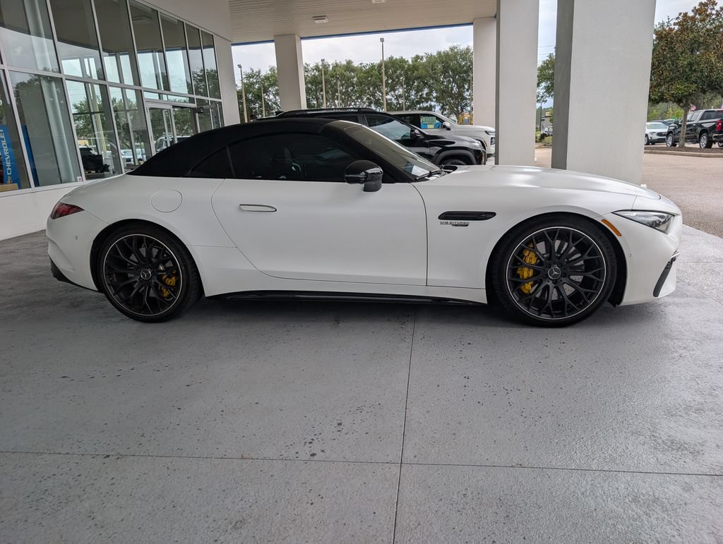 Used 2022 Mercedes-Benz SL 63 AMG 4MATIC w/ Driver Assistance Package image 9