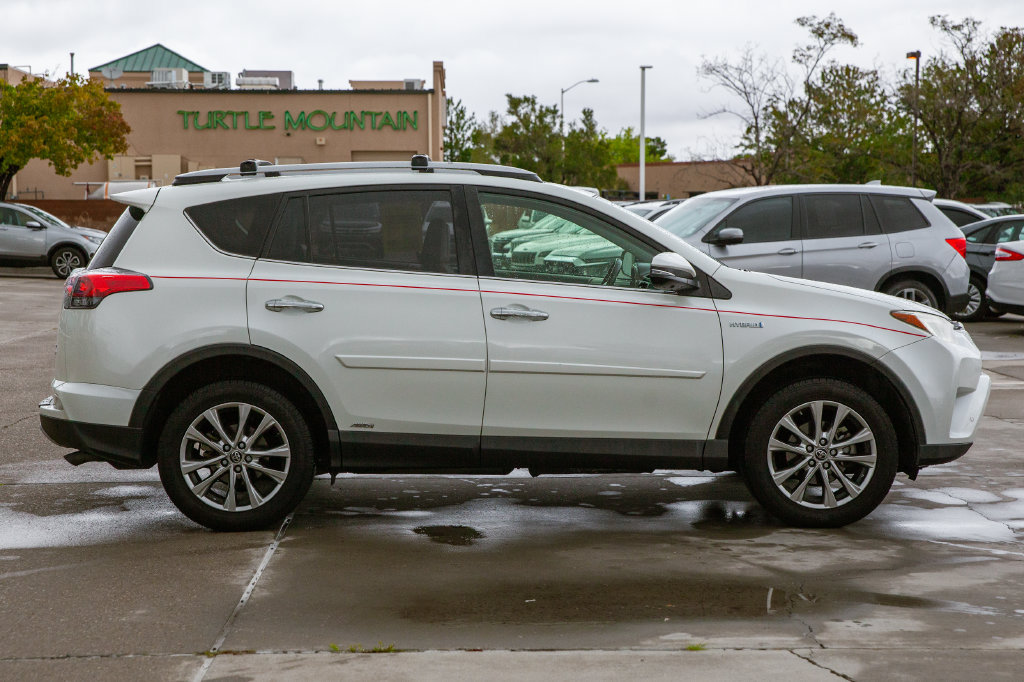 Used 2017 Toyota RAV4 Limited w/ Advanced Technology Package AWD/4WD image 4