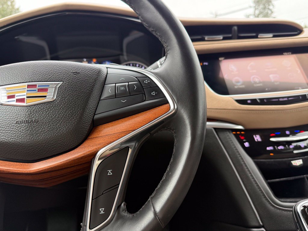 Used 2017 Cadillac XT5 Platinum AWD/4WD image 37