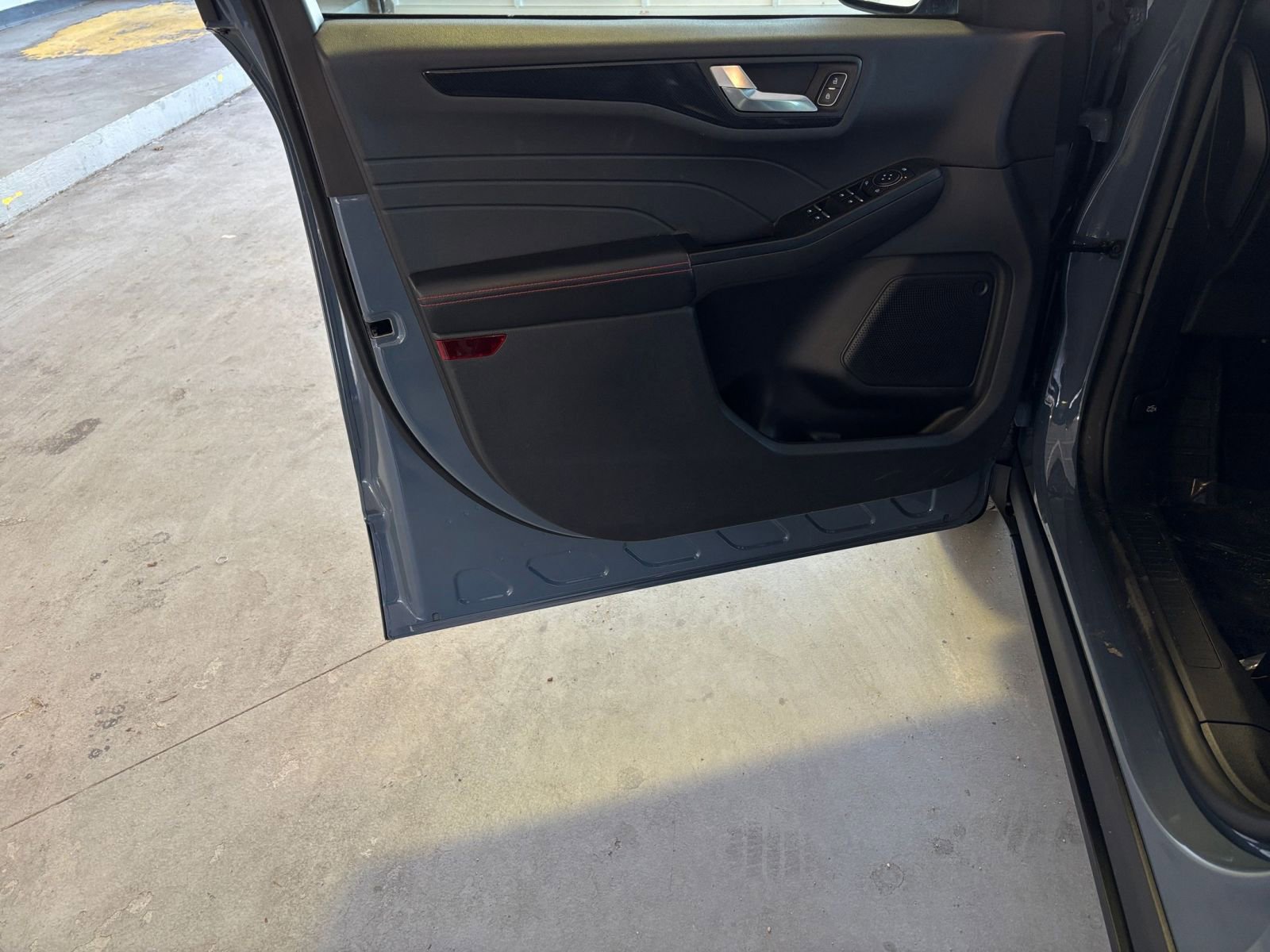 Used 2025 Ford Escape ST-Line image 20