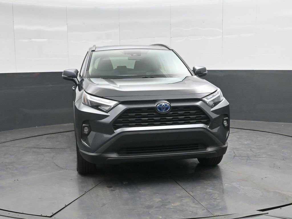 Used 2023 Toyota RAV4 XLE Premium image 5