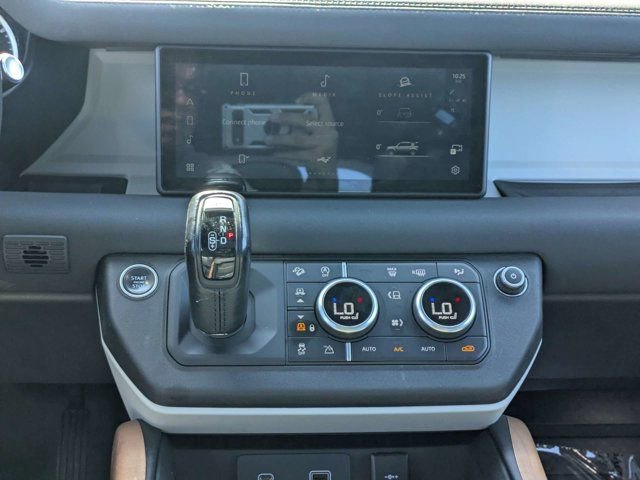 Used 2023 Land Rover Defender 110 SE image 16