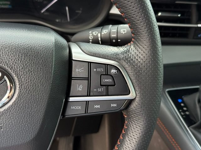 Used 2024 Toyota Sienna XSE FWD image 34