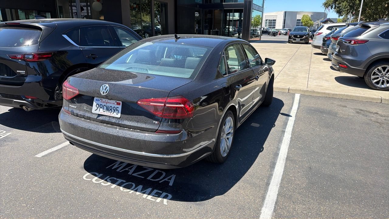 Used 2019 Volkswagen Passat 2.0T Wolfsburg FWD image 2