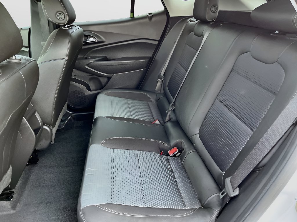 Used 2026 Chevrolet Trax LT FWD image 22