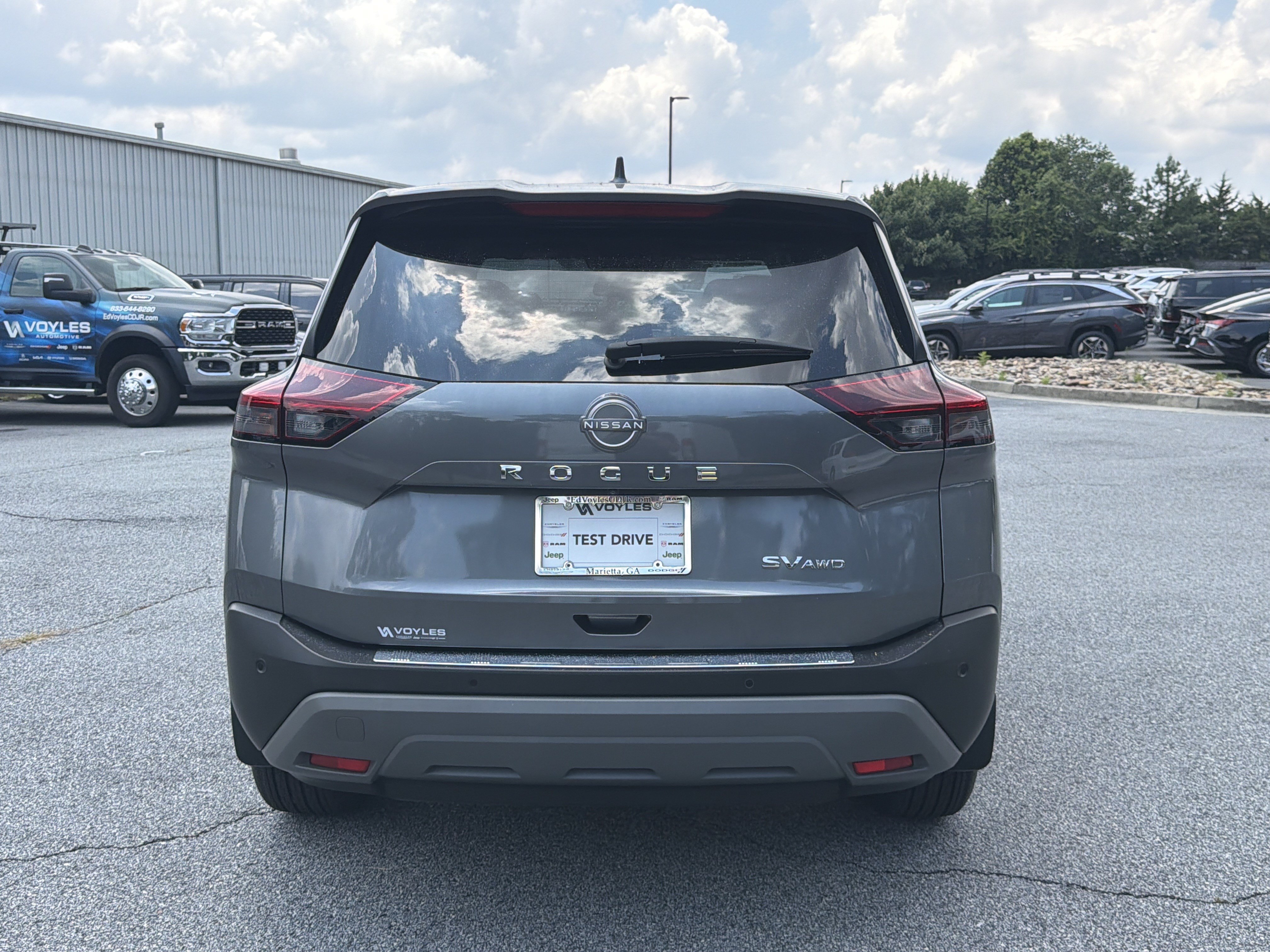 Used 2023 Nissan Rogue SV AWD/4WD image 7