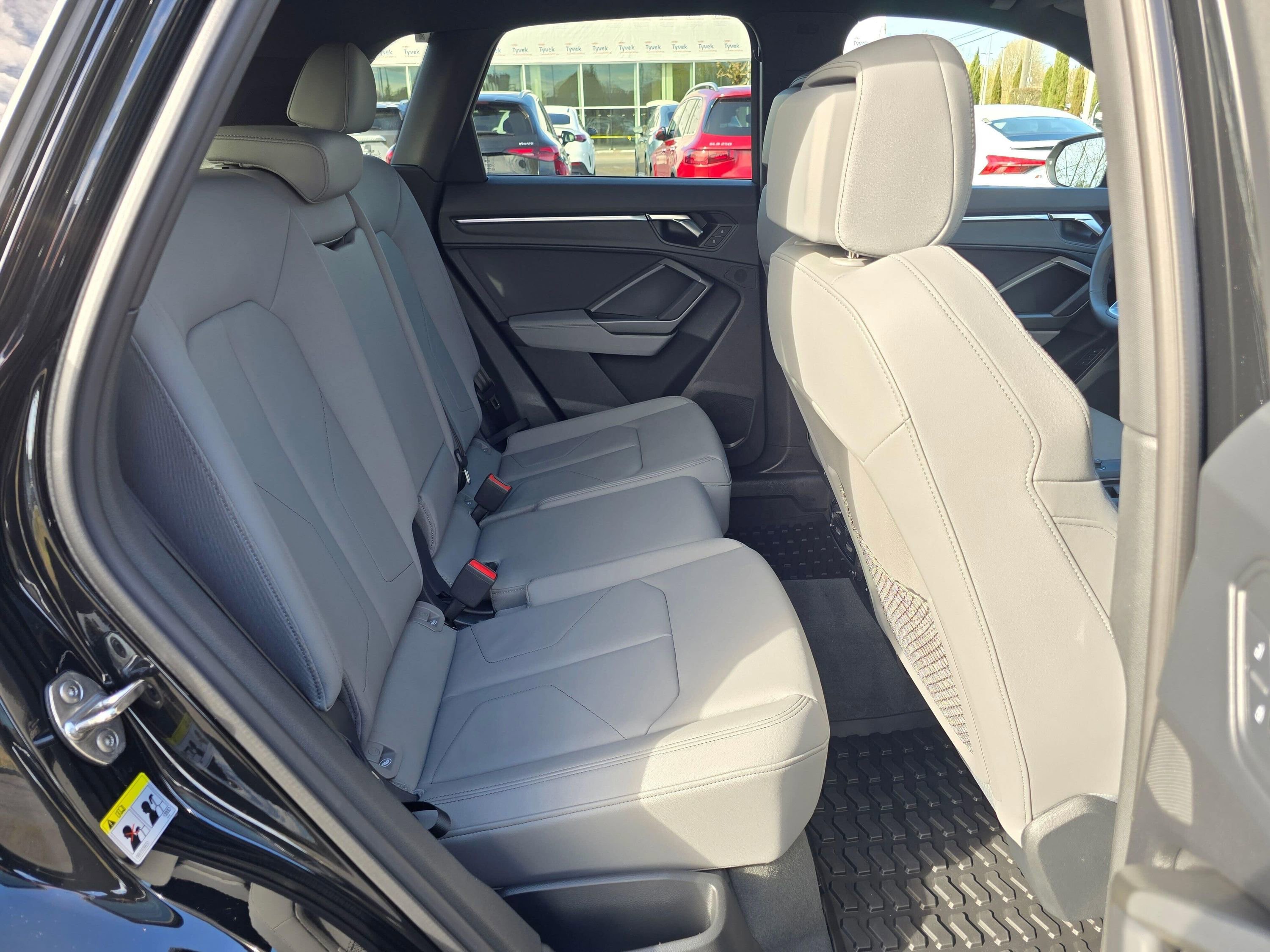 Used 2024 Audi Q3 2.0T Premium Plus image 23