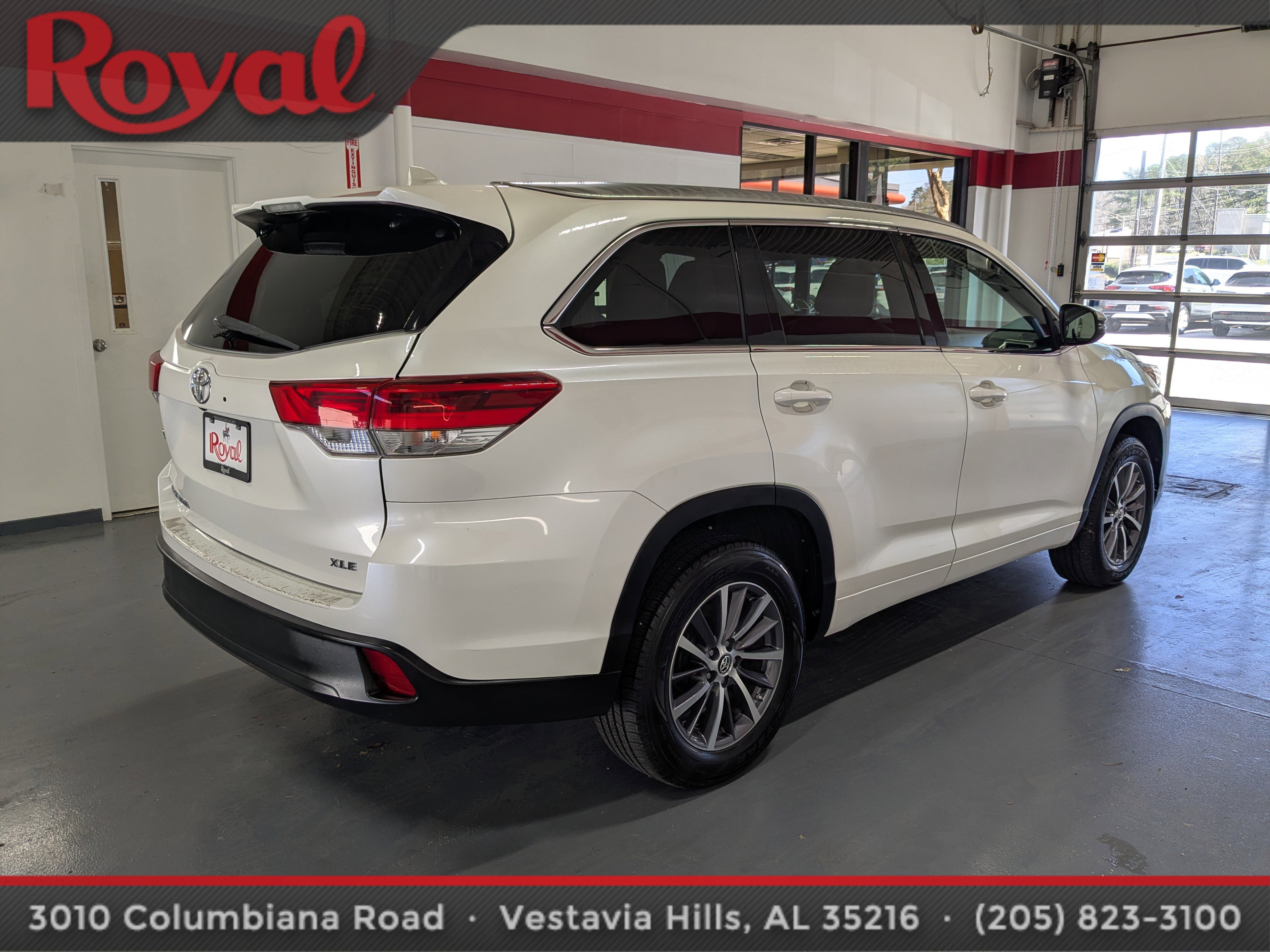 Used 2018 Toyota Highlander XLE image 4