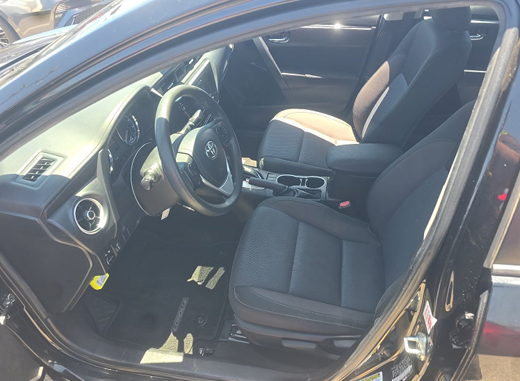 Used 2019 Toyota Corolla LE FWD image 4